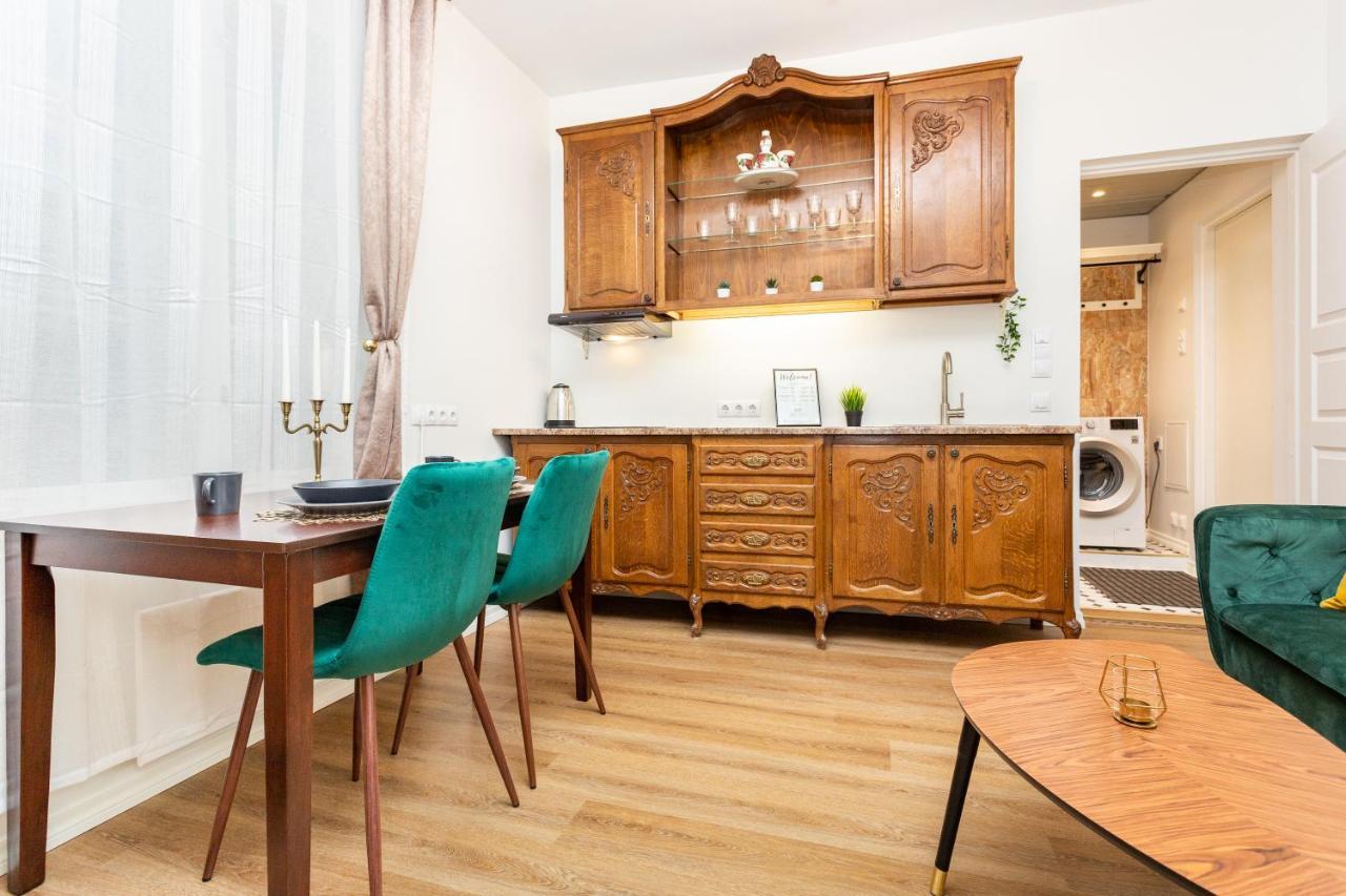 Easyrentals Central Tallinn Apartments By Tallinn University Esterno foto
